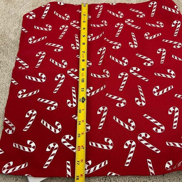 Nicole Miller Candy Cane Napkins Red Silver Set of 7 Holiday Christmas Hosting - Picture 5 of 9